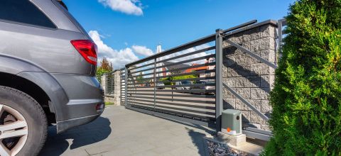 Cancelli automatici: sicurezza, documentazione tecnica e novità normative verso il 2027